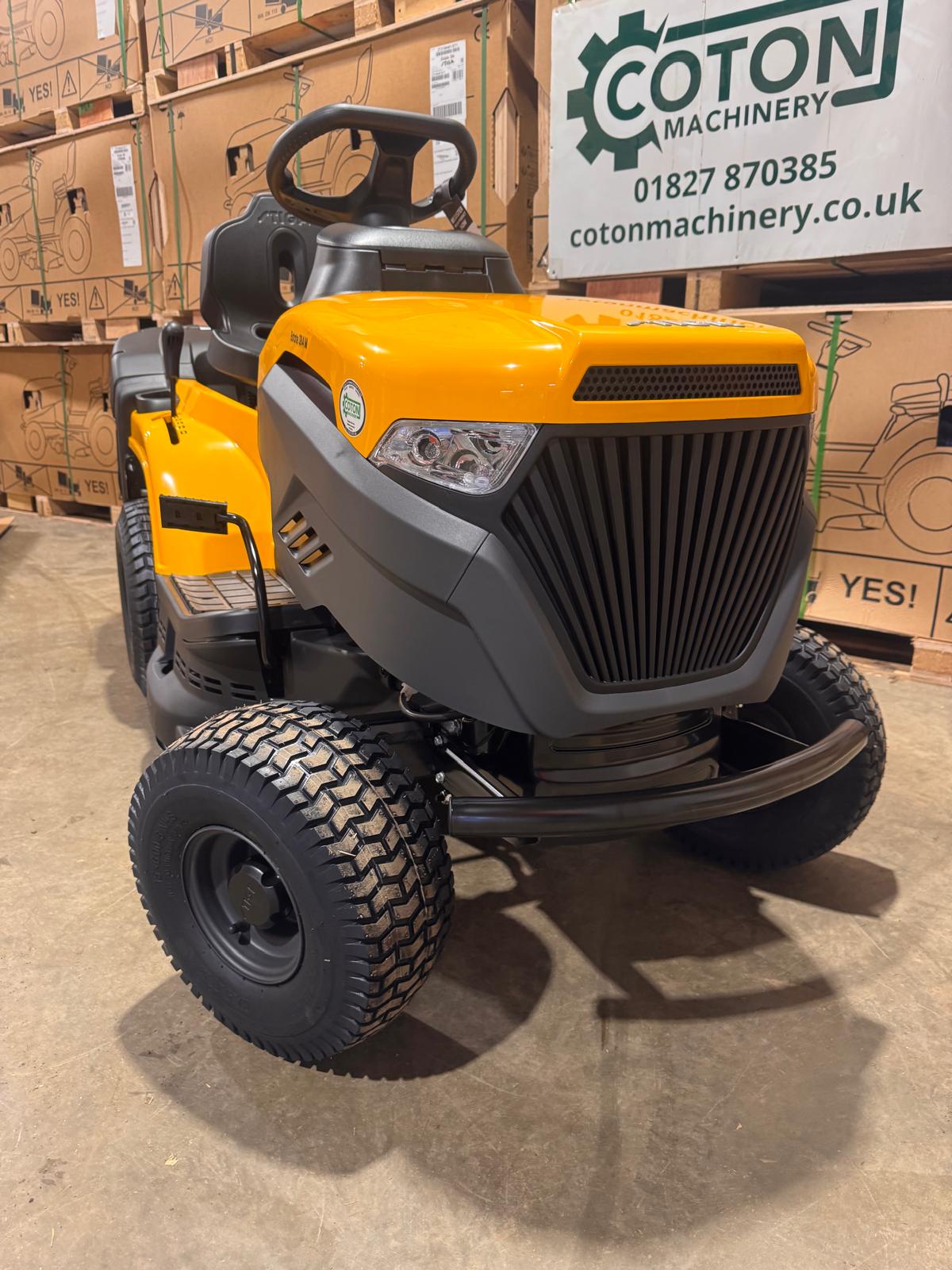 Stiga Estate 384M Ride-On Lawnmower with Collector 34"