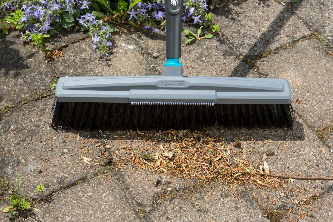 GARDENA NatureLine Road Broom with Scraper