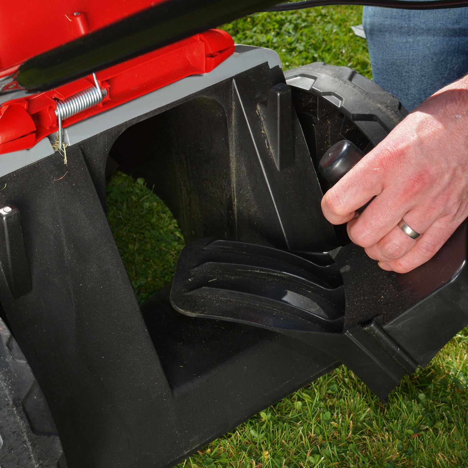 Cobra GTRM40 Electric Roller Lawnmower 16"