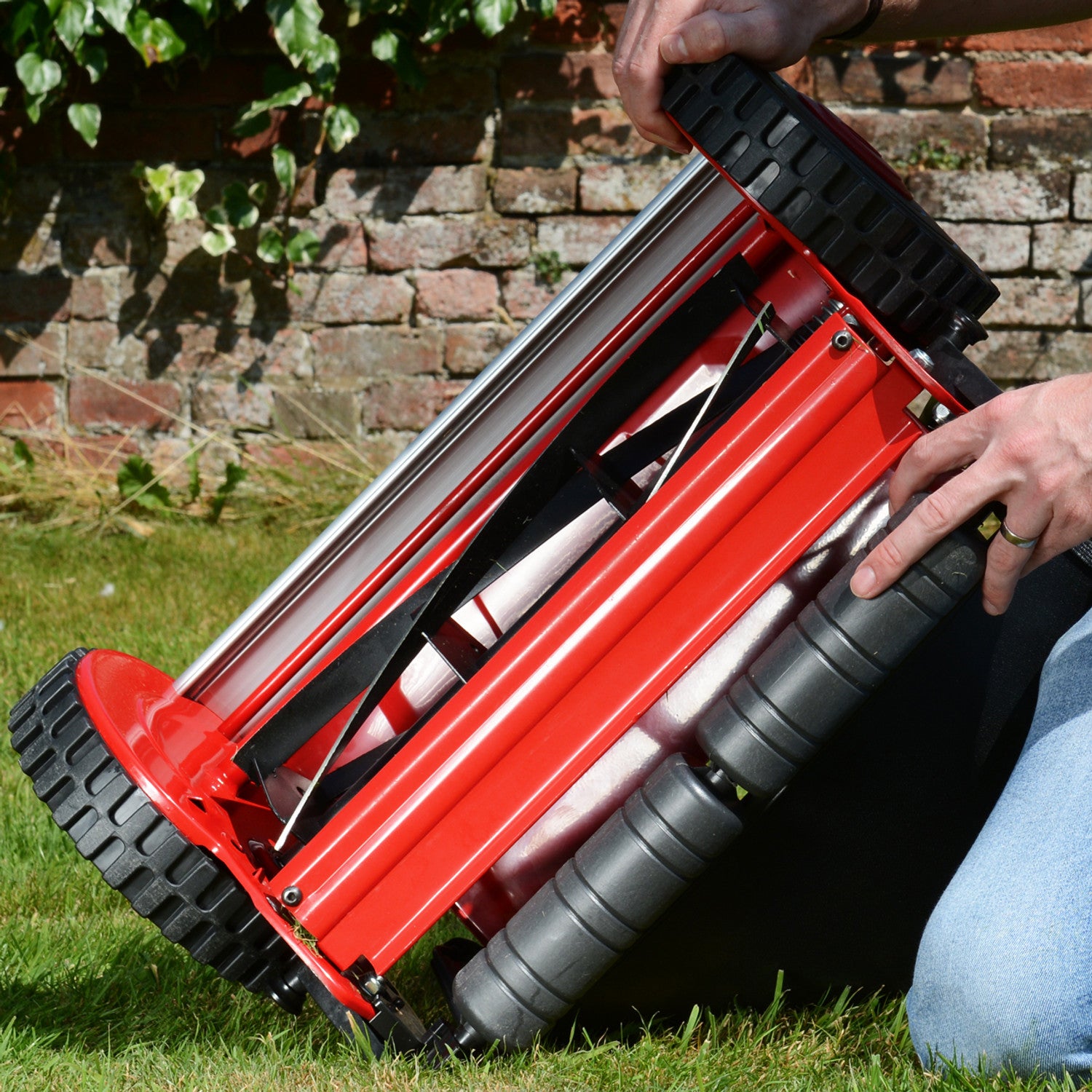 Cobra HM381 15" Hand Cylinder Mower with Grass Collector