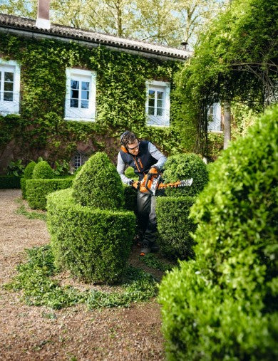 STIHL HS56C-E Petrol Hedge Trimmer 24"