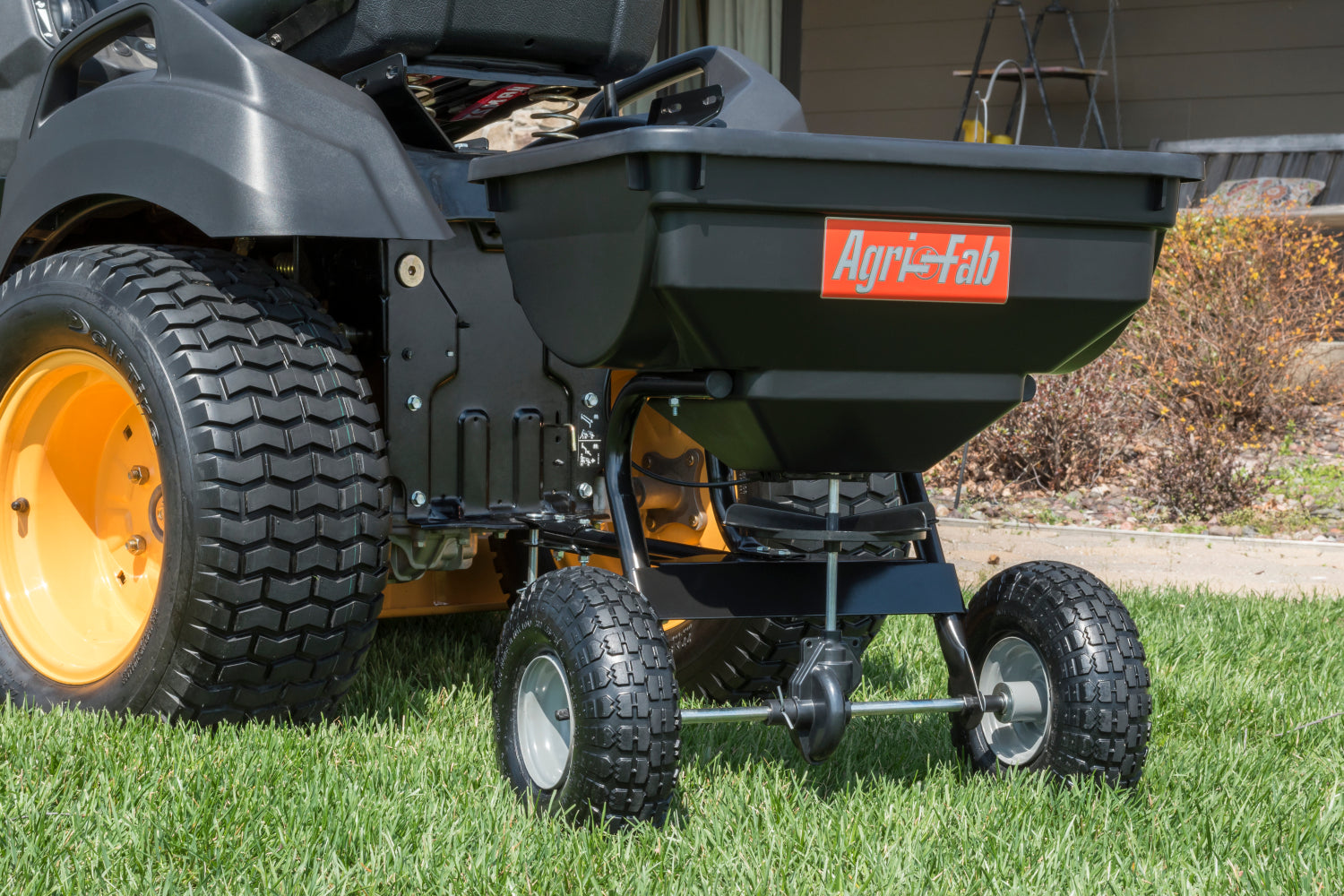 45-0530 Agri-Fab 85lb / 39kg Towed Broadcast Spreader
