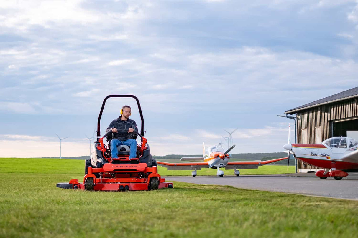 ARIENS Summit Pro 572 Zero-Turn Mower 72"