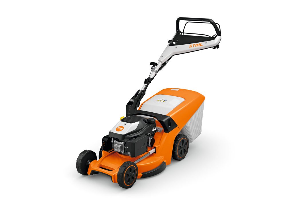 STIHL RM448.3V Self-Propelled Petrol Lawn Mower 18"