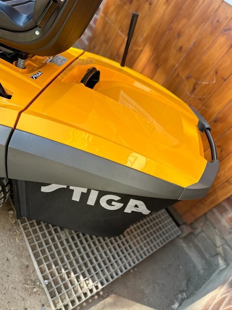 Stiga Estate 9122 W Ride On Lawn Mower Tractor Mulching