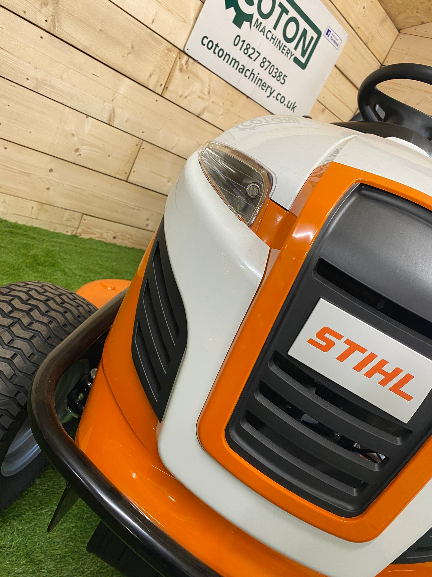 STIHL RT6127ZL PETROL RIDE-ON LAWN MOWER