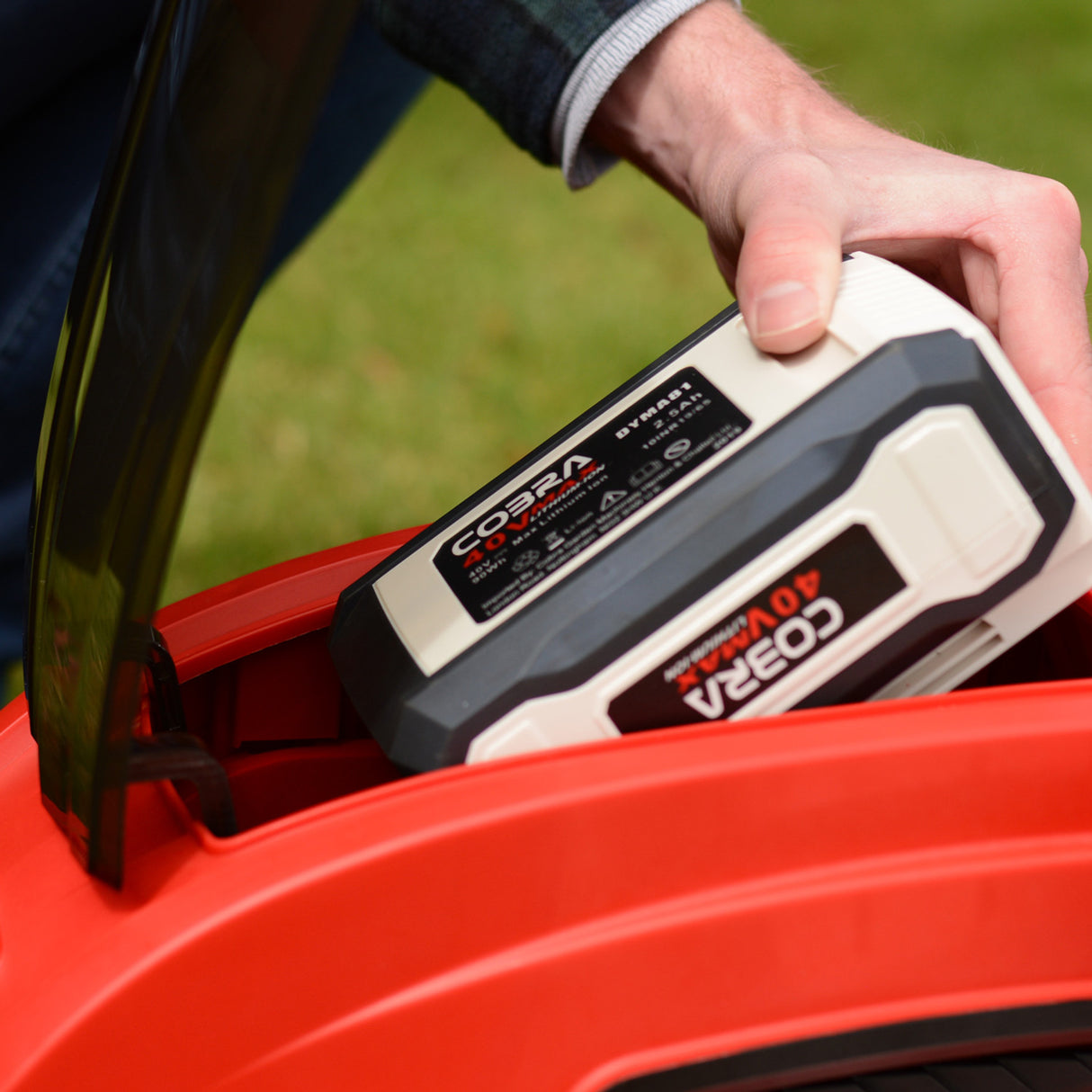 Cobra MX3440V Lithium-Ion Cordless 40V Lawnmower 13"