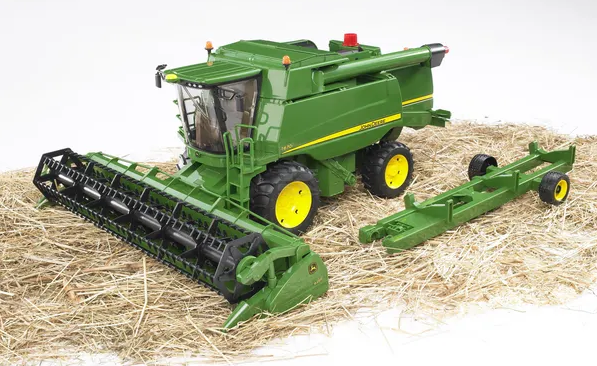 John Deere Combine Harvester T670i