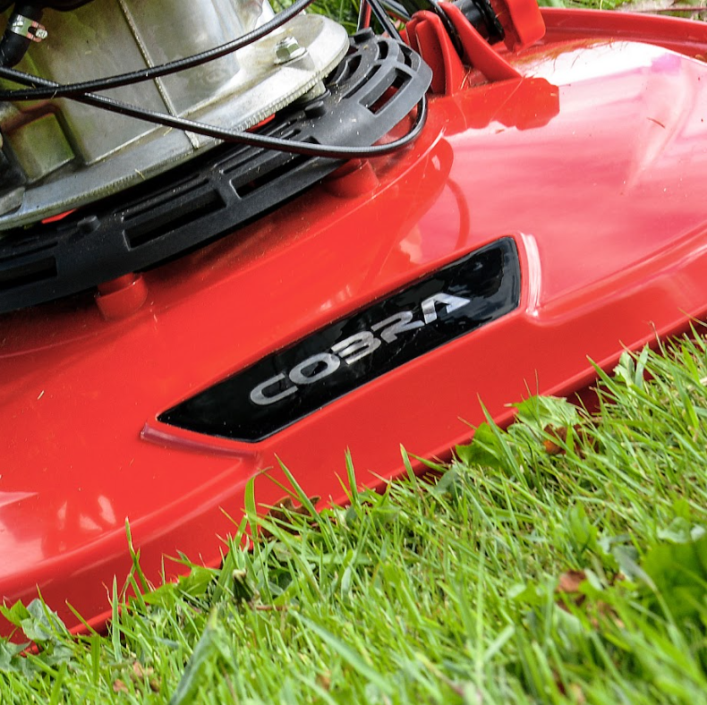 Cobra AirMow 5180V 20" Twin Hover Mower