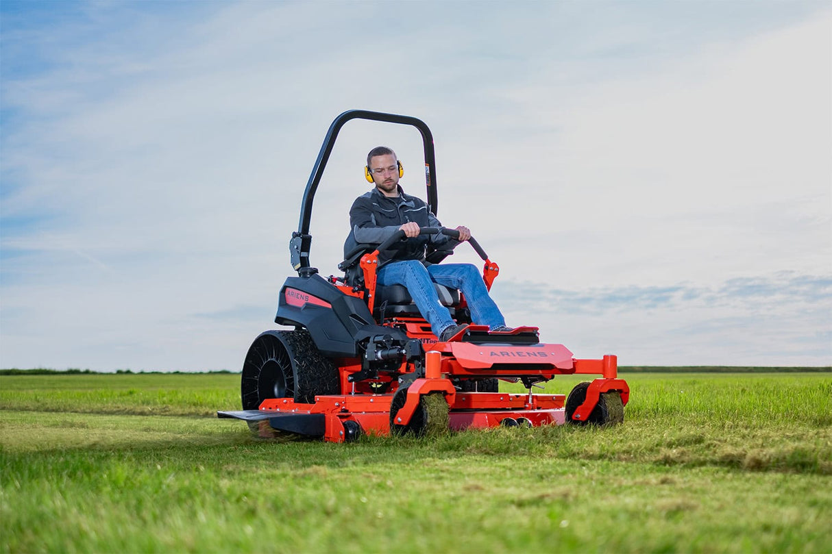 ARIENS Summit Pro 572 Zero-Turn Mower 72"
