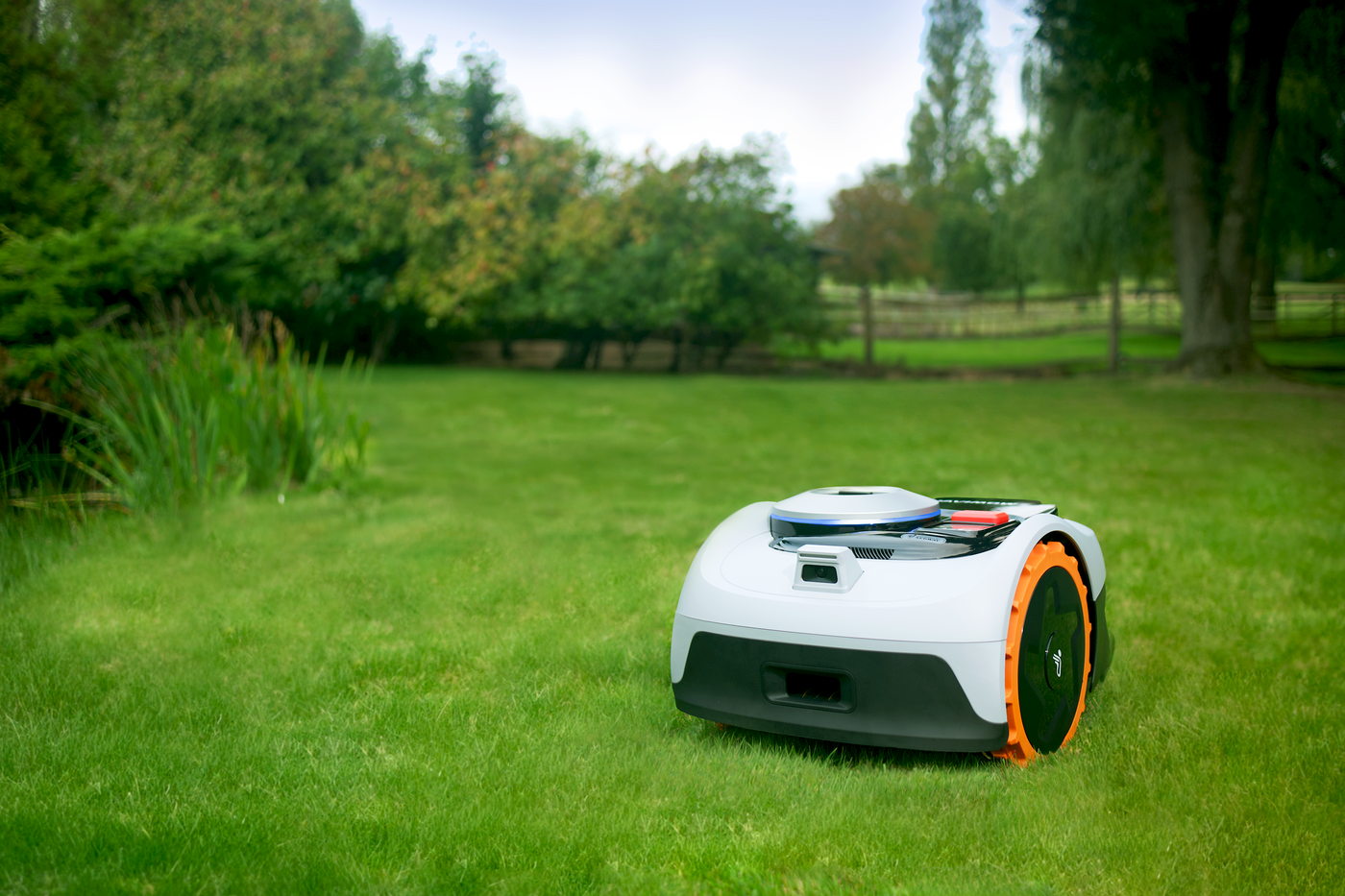 Segway Navimow i105E Robotic Mower 500m2