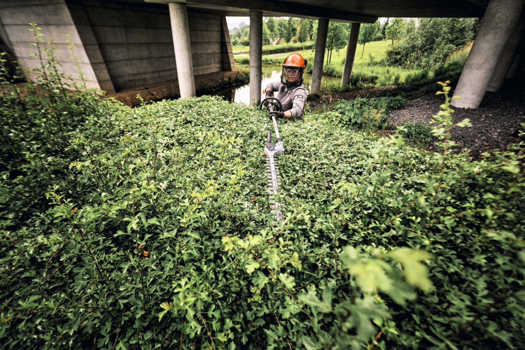 STIHL HLA140-B Long-Reach Cordless Hedge Trimmer - AP System