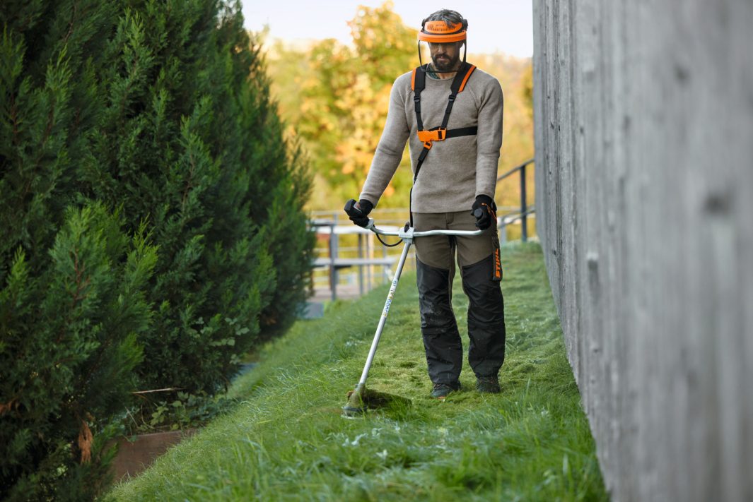 STIHL FSA120 Cordless Brushcutter - AP System (unit only)