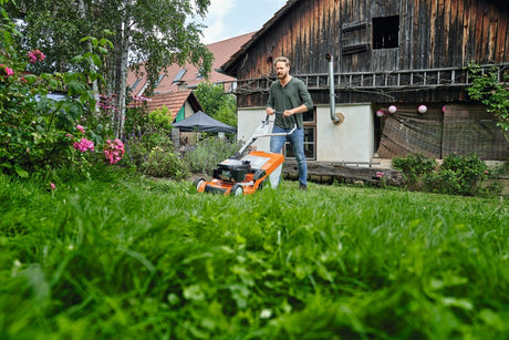 STIHL RM650V Variable-Speed Self-Propelled Petrol Lawn Mower 19"