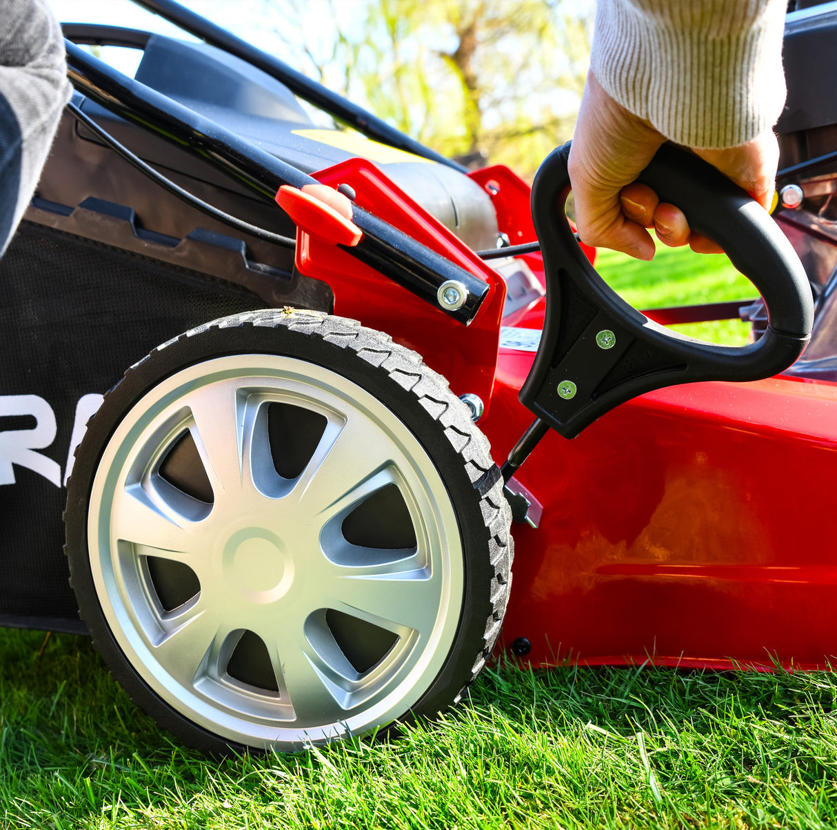 Cobra M51SPC Petrol Self-Propelled Lawnmower 20"