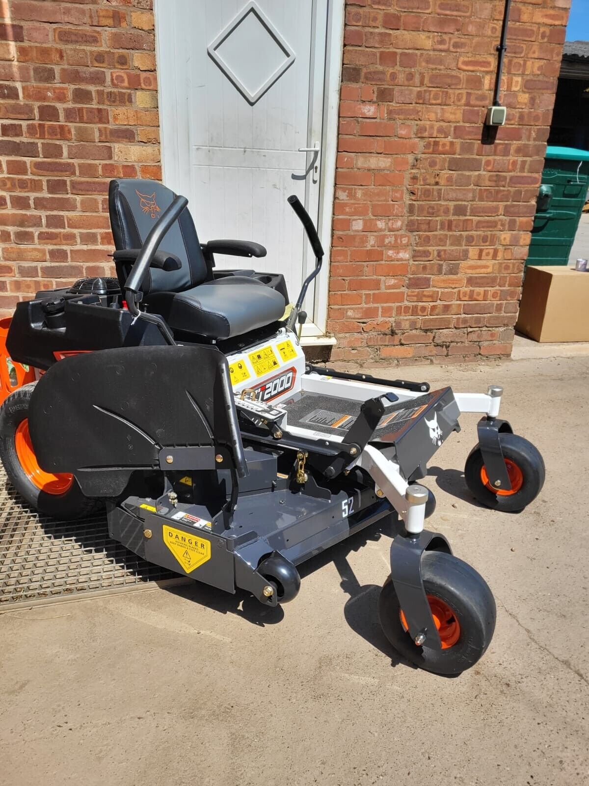 Bobcat ZT2000 52'' Zero Turn Ride On Lawn Mower With Kawasaki Engine M