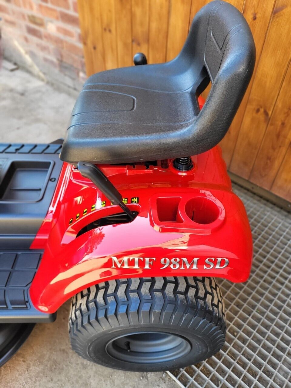 Mountfield MTF 98M Mulching Side Discharge Ride On Lawn Mower