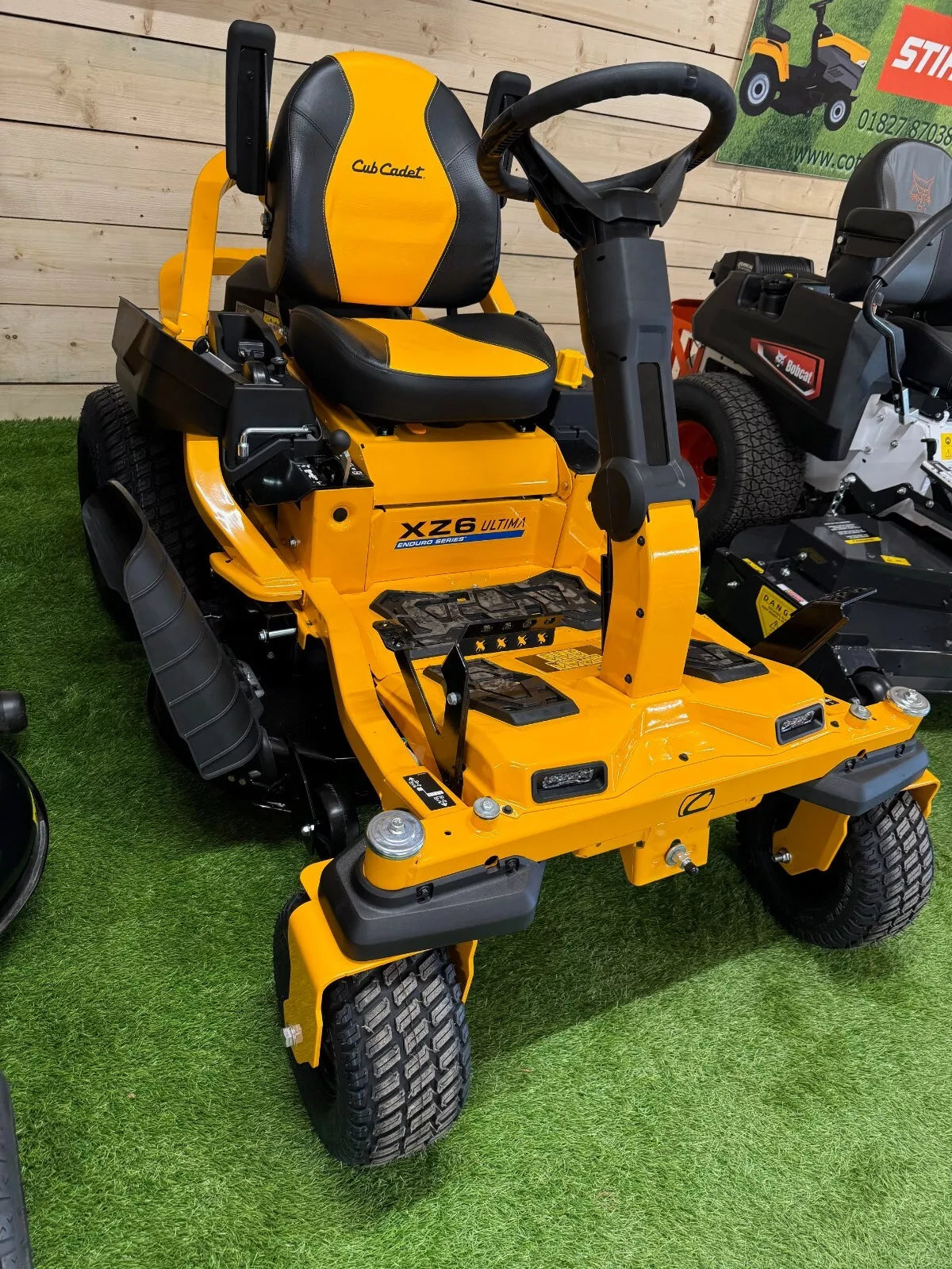 Cub Cadet XZ6 Ultima 46'' Zero Turn Ride On Lawn Mower Tractor